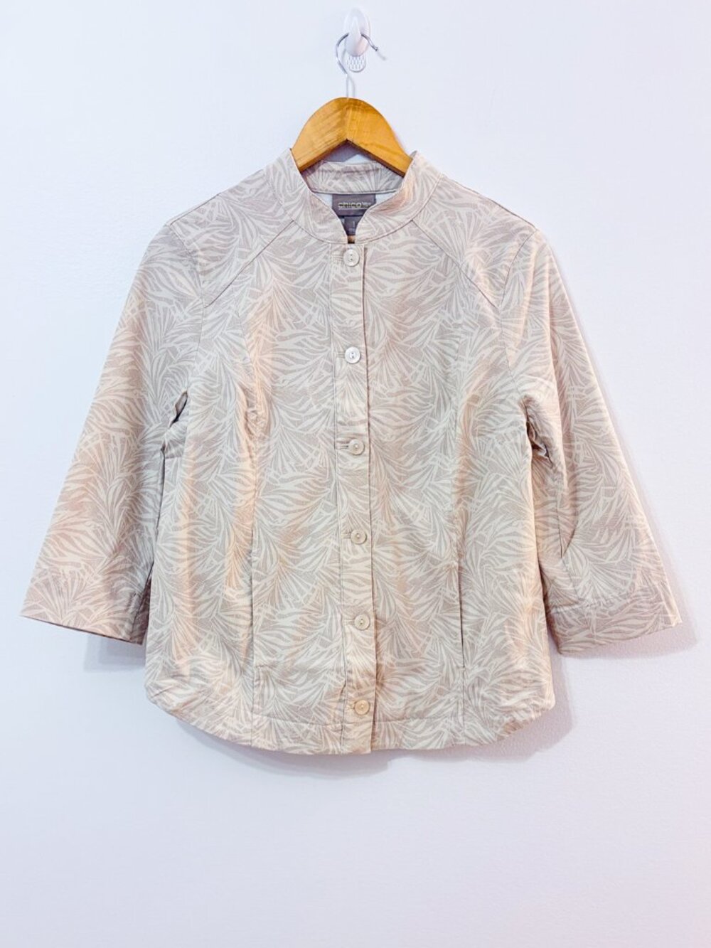 CHICO'S Beige Leaf Print Jacket | Lightweight Casual | Size 1
